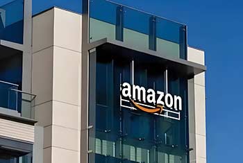 亚马逊推出定制AI芯片Trainium3挑战英伟达